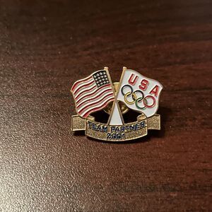 2001 Anchorage Alaska Special Olympics World Winter Games Team USA Lapel Hat Pin